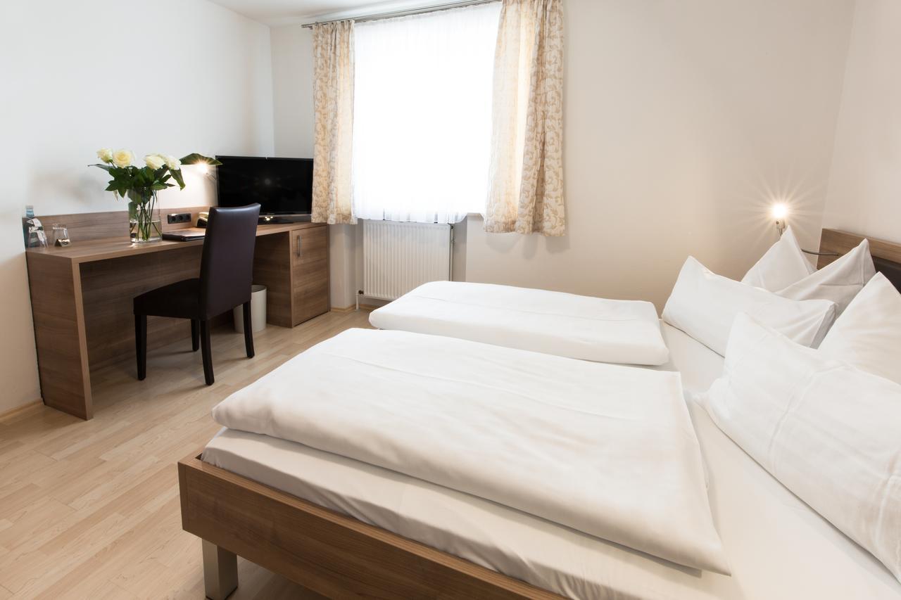 Hotel Palko Dingolfing Kültér fotó