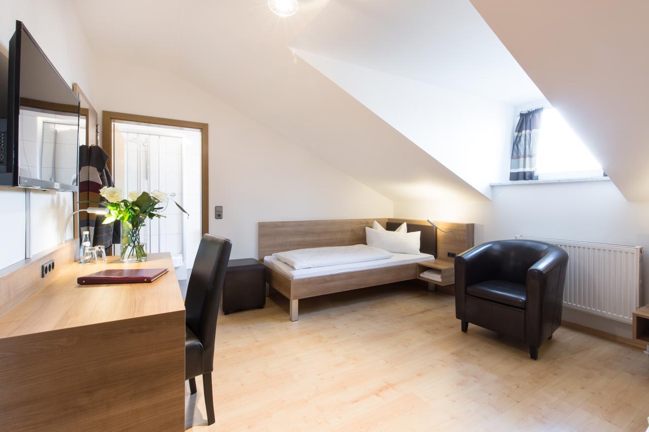 Hotel Palko Dingolfing Kültér fotó